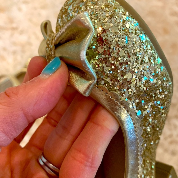 Gold Sparkle Heels! - Picture 4 of 4